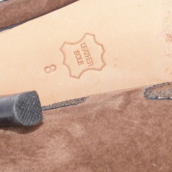 MIAÂ BrownâSuede Round Toe Pumps with MetallicâBow, Size 8 - Picture 10 of 13